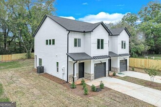 44 Bond St, Unit A in Royston, GA - Building Photo - Building Photo