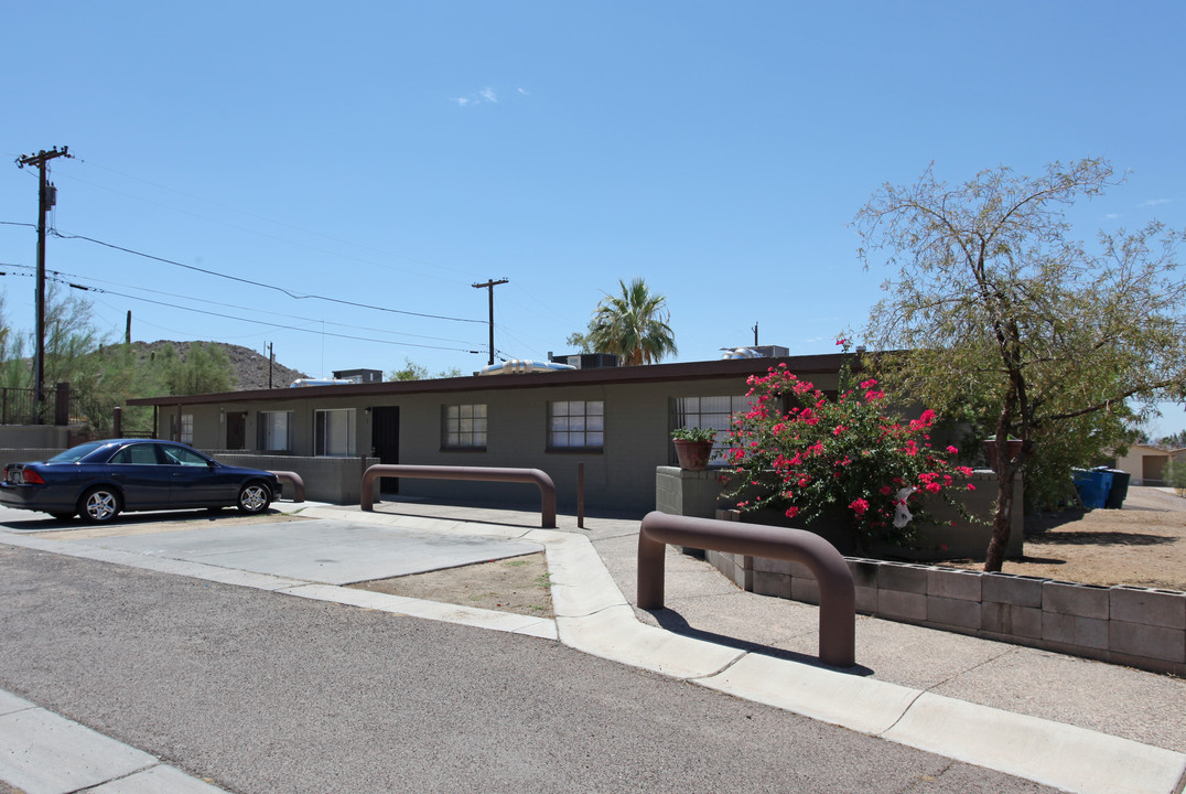 11211 N 16th Ave in Phoenix, AZ - Building Photo