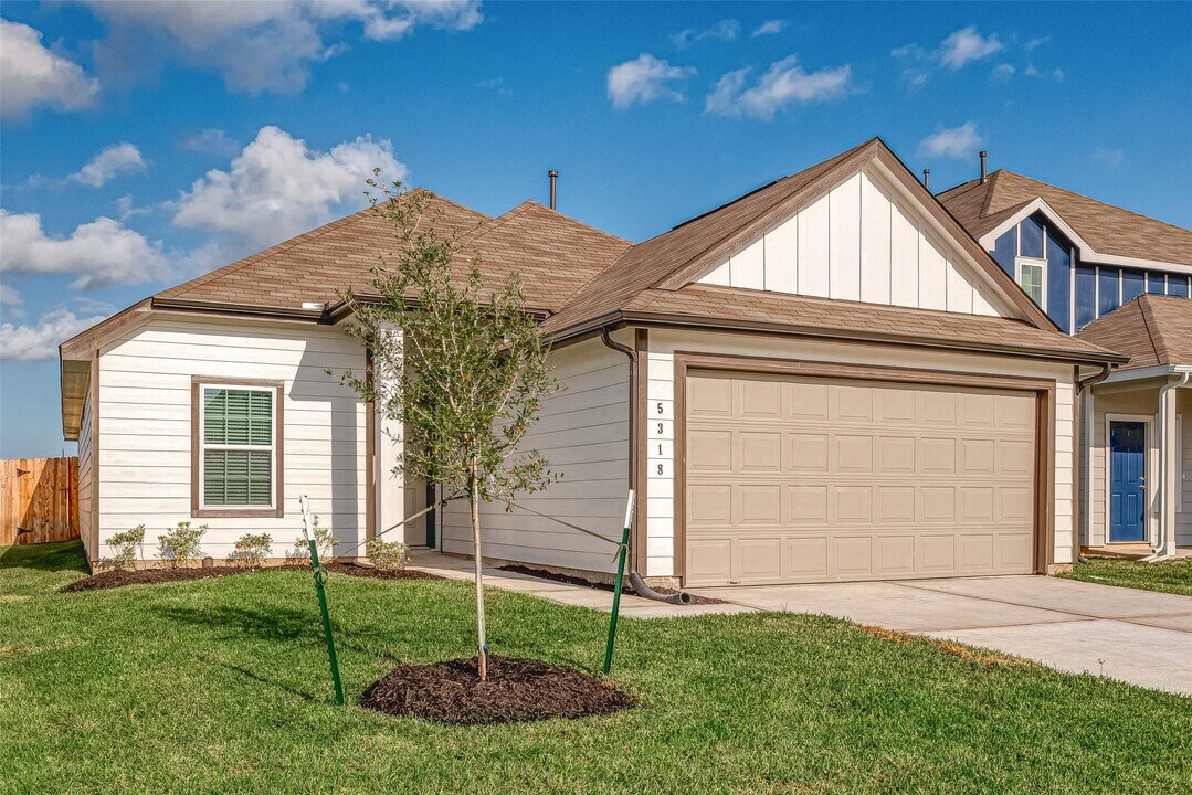 5318 Briana Dee Dr in Arcola, TX - Building Photo