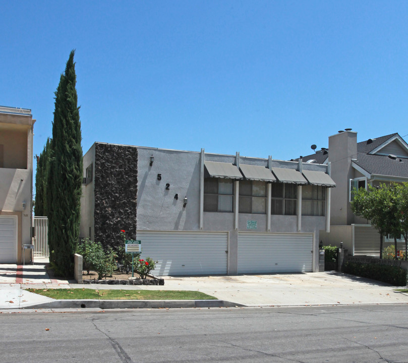 524 E Cedar Ave in Burbank, CA - Foto de edificio