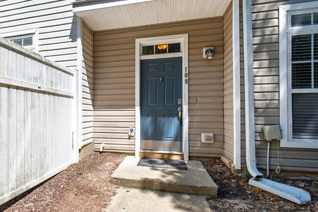 330 Gilman Ln in Raleigh, NC - Building Photo - Building Photo