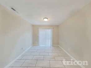 12298 Wolf Run Rd in Noblesville, IN - Foto de edificio - Building Photo