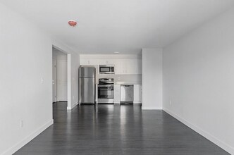 36 Farmington Rd in Rochester, NH - Building Photo - Building Photo