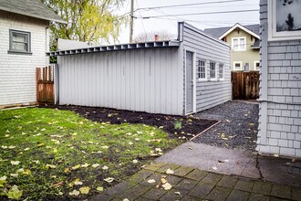 525 N Simpson St in Portland, OR - Building Photo - Building Photo