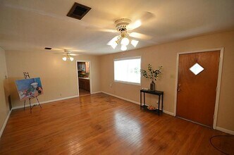 135 1st St in Sugar Land, TX - Building Photo - Building Photo