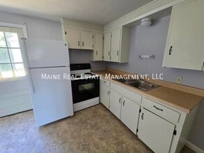 47 Yale St in Bangor, ME - Building Photo - Building Photo
