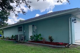 766 Merrick Ln NW in Port Charlotte, FL - Building Photo - Building Photo