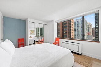 30 W 61st St in New York, NY - Building Photo - Building Photo