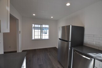 655 Fairmont Ave in Mountain View, CA - Foto de edificio - Building Photo