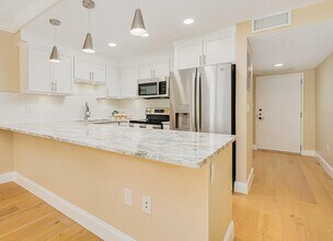 2947 S Atlantic Ave, Unit 301 in Daytona Beach Shores, FL - Building Photo - Building Photo
