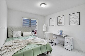 1712 NW 76th Terrace in Miami, FL - Building Photo - Building Photo