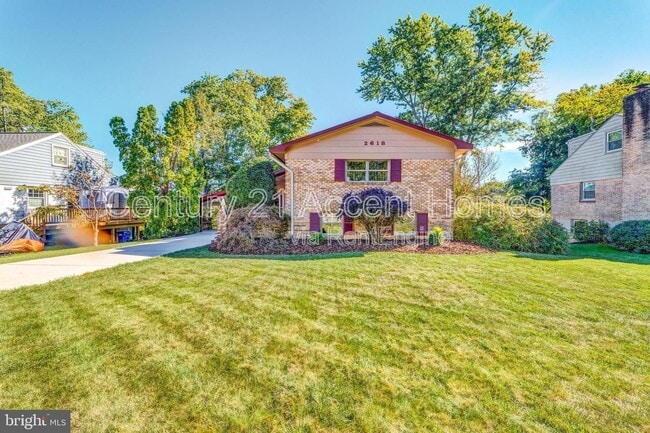 property at 2618 Stirrup Ln