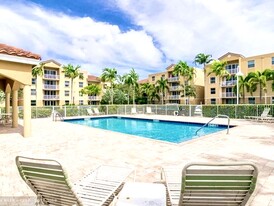 529 E Sheridan St, Unit 106 in Dania Beach, FL - Building Photo