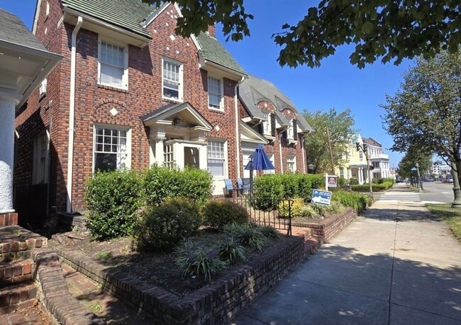 property at 712 N Arthur Ashe Blvd