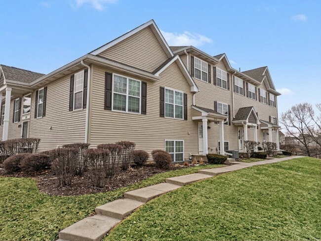 1475 Sedgewood Ct in Round Lake, IL - Building Photo - Building Photo