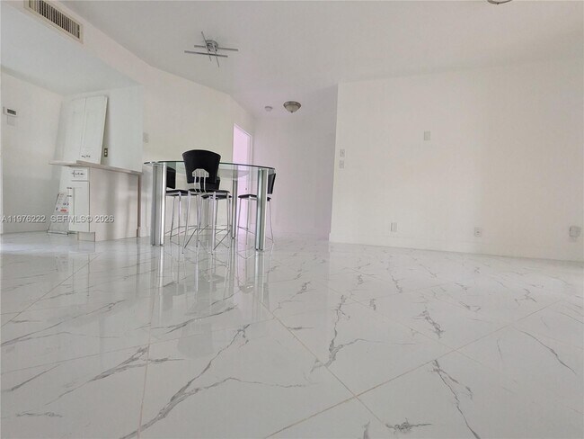 108 Gardens Dr in Pompano Beach, FL - Building Photo - Building Photo