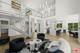 33303 Hassted Dr in Malibu, CA - Building Photo - Building Photo