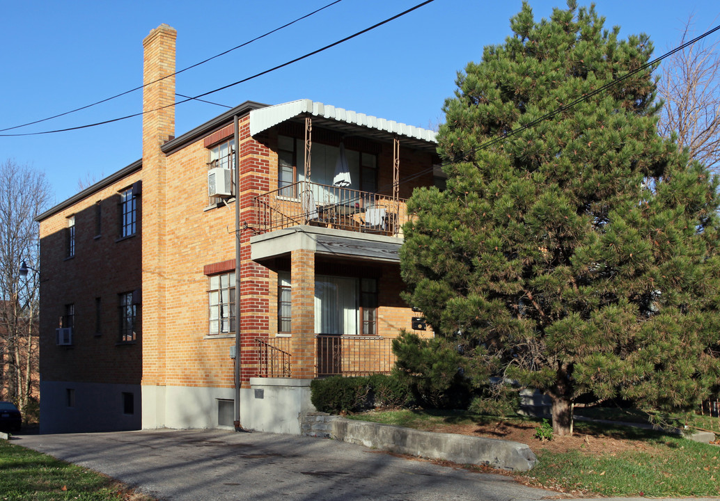 1523 Hilsun Pl in Cincinnati, OH - Foto de edificio