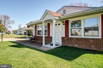 504 S Harrison Rd in Sterling, VA - Building Photo - Building Photo