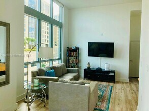 9055 SW 73rd Ct, Unit 709 in Miami, FL - Foto de edificio - Building Photo
