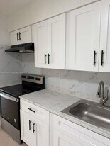 18416 NE 24th Ct in North Miami Beach, FL - Building Photo