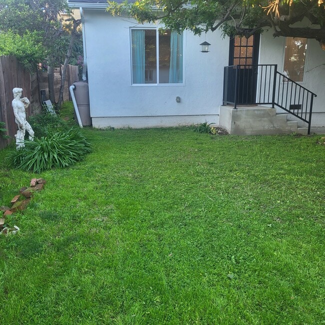 10829 Woodbine St in Los Angeles, CA - Building Photo - Building Photo