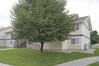 Lakeview Apartments in Tooele, UT - Foto de edificio - Building Photo