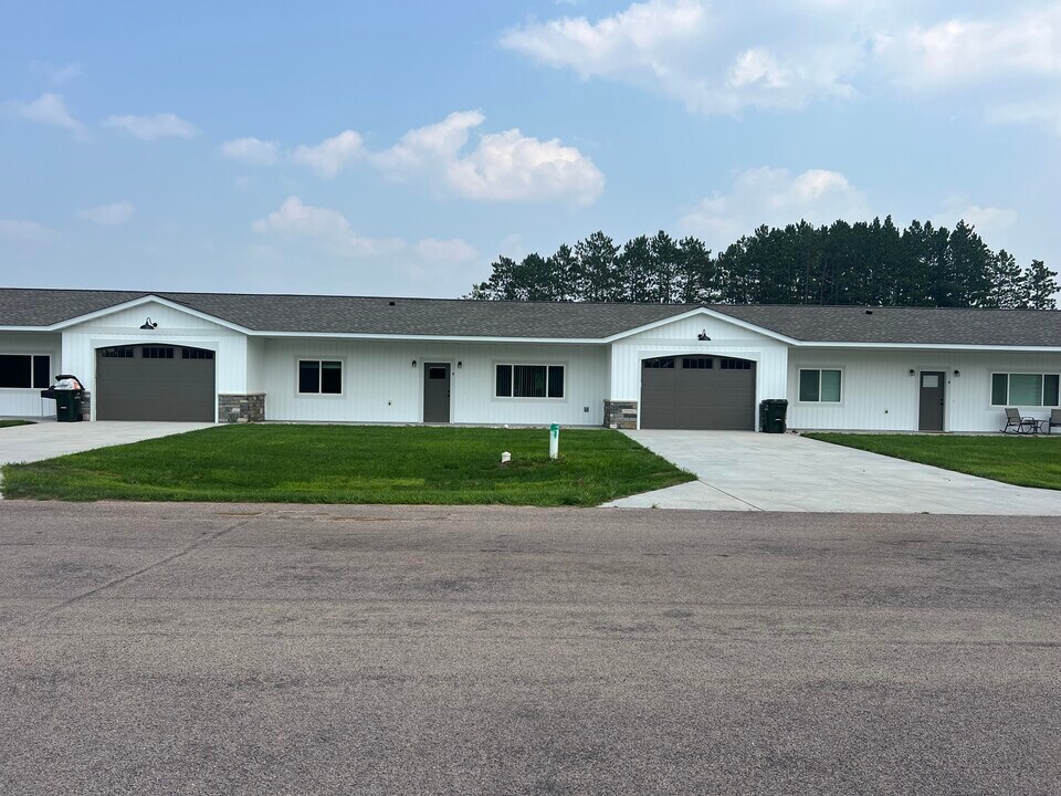 835 Dorado Dr N, Unit 11 in Pillager, MN - Building Photo