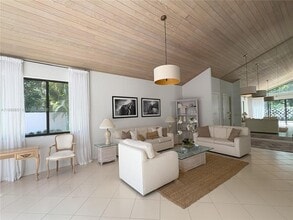 2538 Windsor Way Ct in Wellington, FL - Building Photo - Building Photo