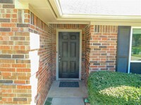 303 Cottonwood St in Aubrey, TX - Foto de edificio - Building Photo