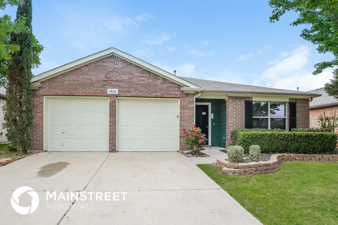 1804 Little Deer Ln in Fort Worth, TX - Building Photo