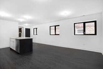 1833 S Throop St in Chicago, IL - Building Photo - Building Photo