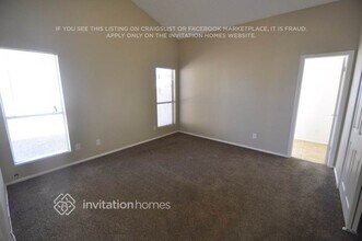 8939 W Vogel Ave in Peoria, AZ - Foto de edificio - Building Photo