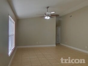 9808 Red Clover Ave in Orlando, FL - Foto de edificio - Building Photo