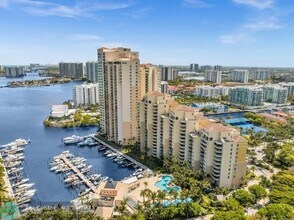 3340 NE 190th St in Miami, FL - Building Photo - Building Photo
