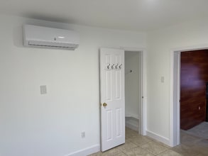 3191-319145 NW 45th St in Miami, FL - Building Photo - Building Photo