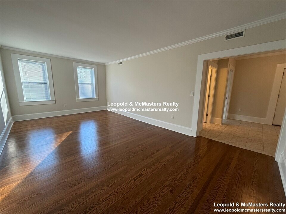 15 Short St, Unit 4 in Brookline, MA - Foto de edificio
