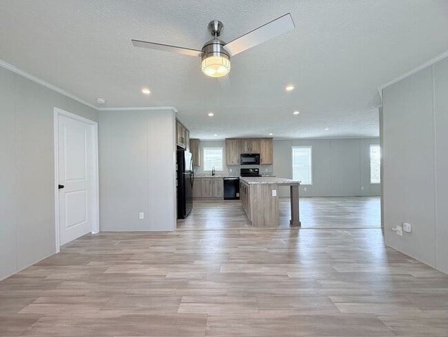 29811 W Essex Ct in New Baltimore, MI - Building Photo - Building Photo