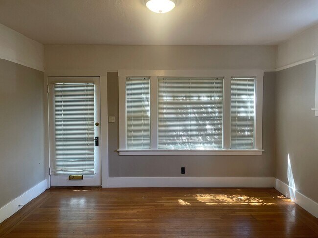 927 35th St in Sacramento, CA - Building Photo - Building Photo