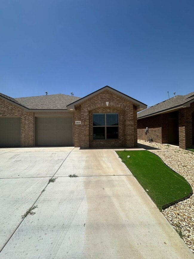 2009 Aberdeen Ave in Wolfforth, TX - Building Photo - Building Photo