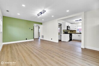 11617 Kedzie Ave in Merrionette Park, IL - Building Photo - Building Photo