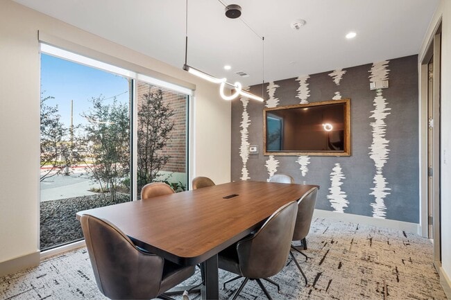 The Margaret at Riverfront in Dallas, TX - Foto de edificio - Building Photo