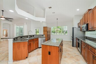 2415 Grassmere Dr in Melbourne, FL - Building Photo - Building Photo