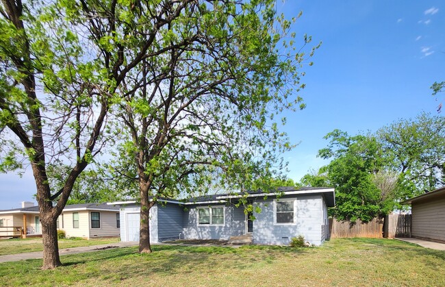 property at 417 Woodlawn Dr