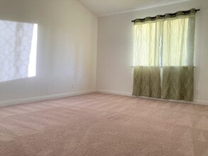 1469 Alma Loop in San Jose, CA - Building Photo - Building Photo