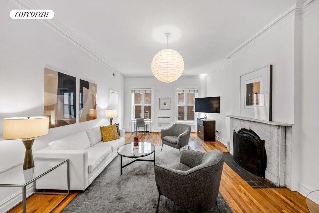 120 E 19th St in New York, NY - Building Photo