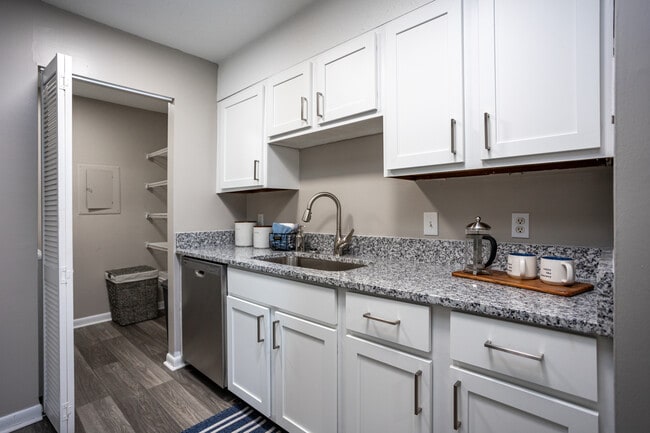 The Artisan West in Knoxville, TN - Building Photo - Interior Photo