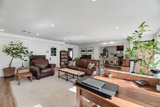 2216 W Lotus Ave in Fort Worth, TX - Building Photo - Building Photo