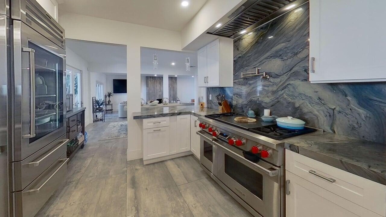 119 Via Lido Soud in Newport Beach, CA - Building Photo