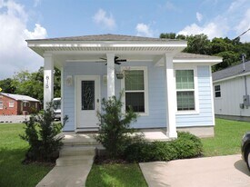 815 N C St in Pensacola, FL - Building Photo